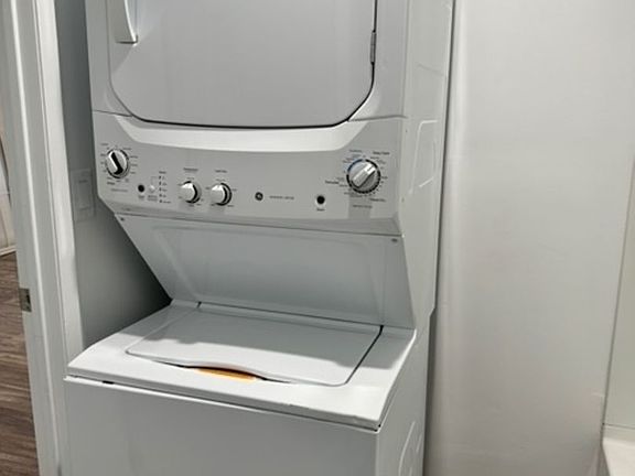 4th image of 3955 Helix Ln