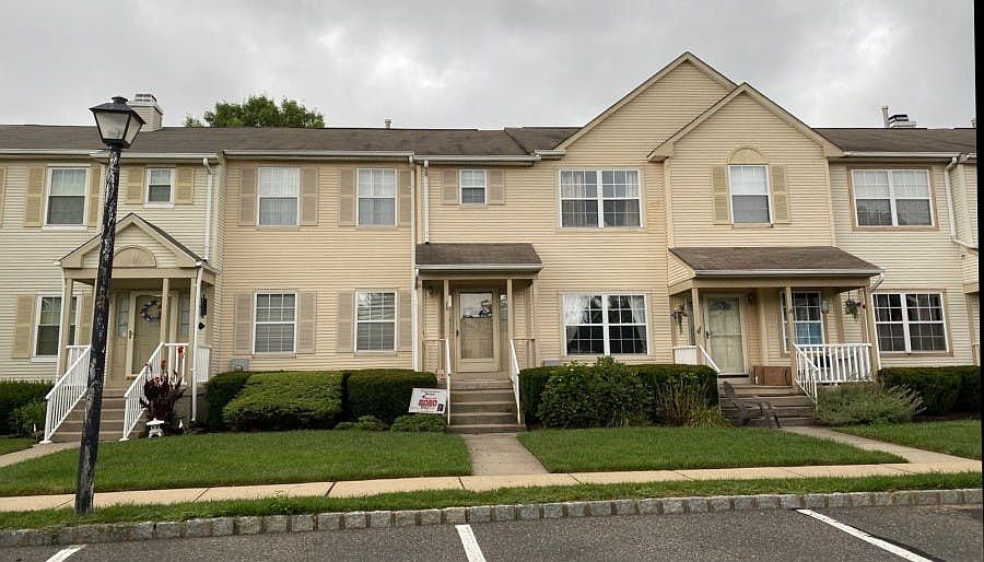 1st image of 13 Tasley Ct