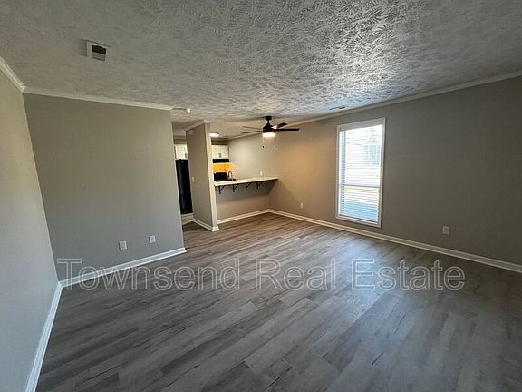 2nd image of 5858B Century Oaks Dr