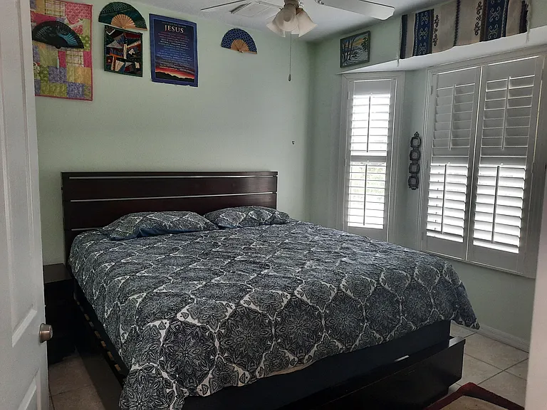 5048 Maplewood Dr #1 — Photo 20