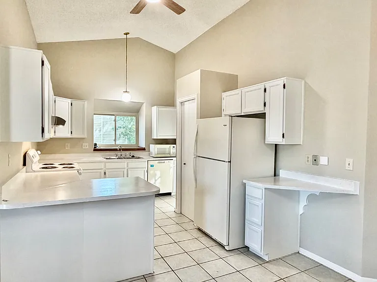 8599 Rabbitbrush Way — Photo 10