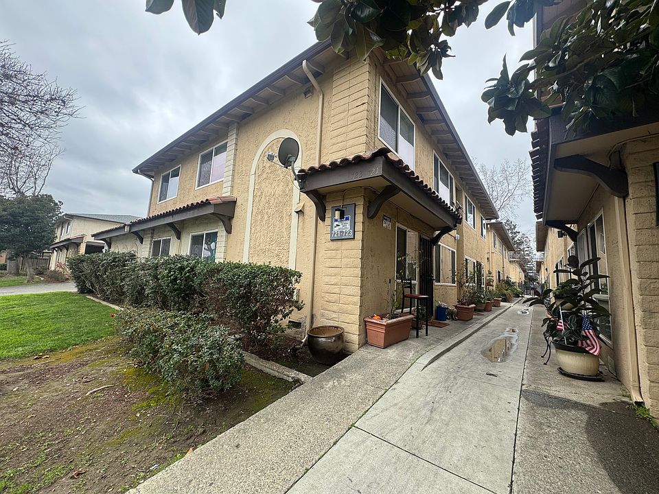 1st image of 723-721 Menker Ave #2