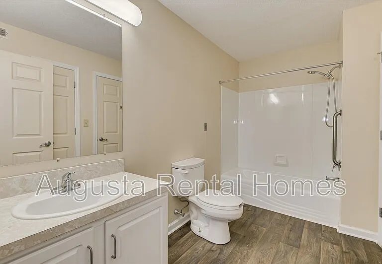1425 Lee Beard Way #109 — Photo 9