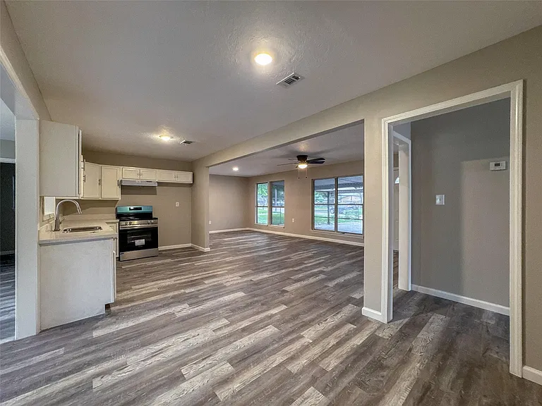 7710 Claiborne St — Photo 11