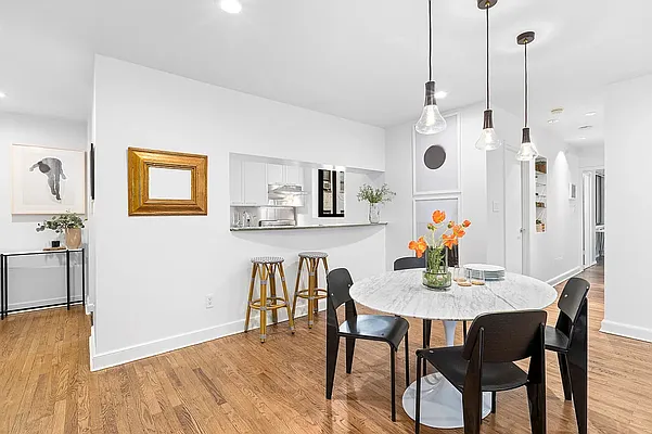 Rented by Bouklis Group | media 16