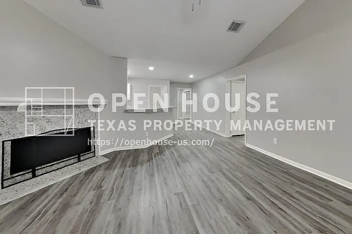 3 bed, 2.0 bath, 1835 sqft, $1,890 — Photo 4