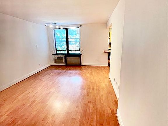 3rd image of 14050 Burden Cres #2E
