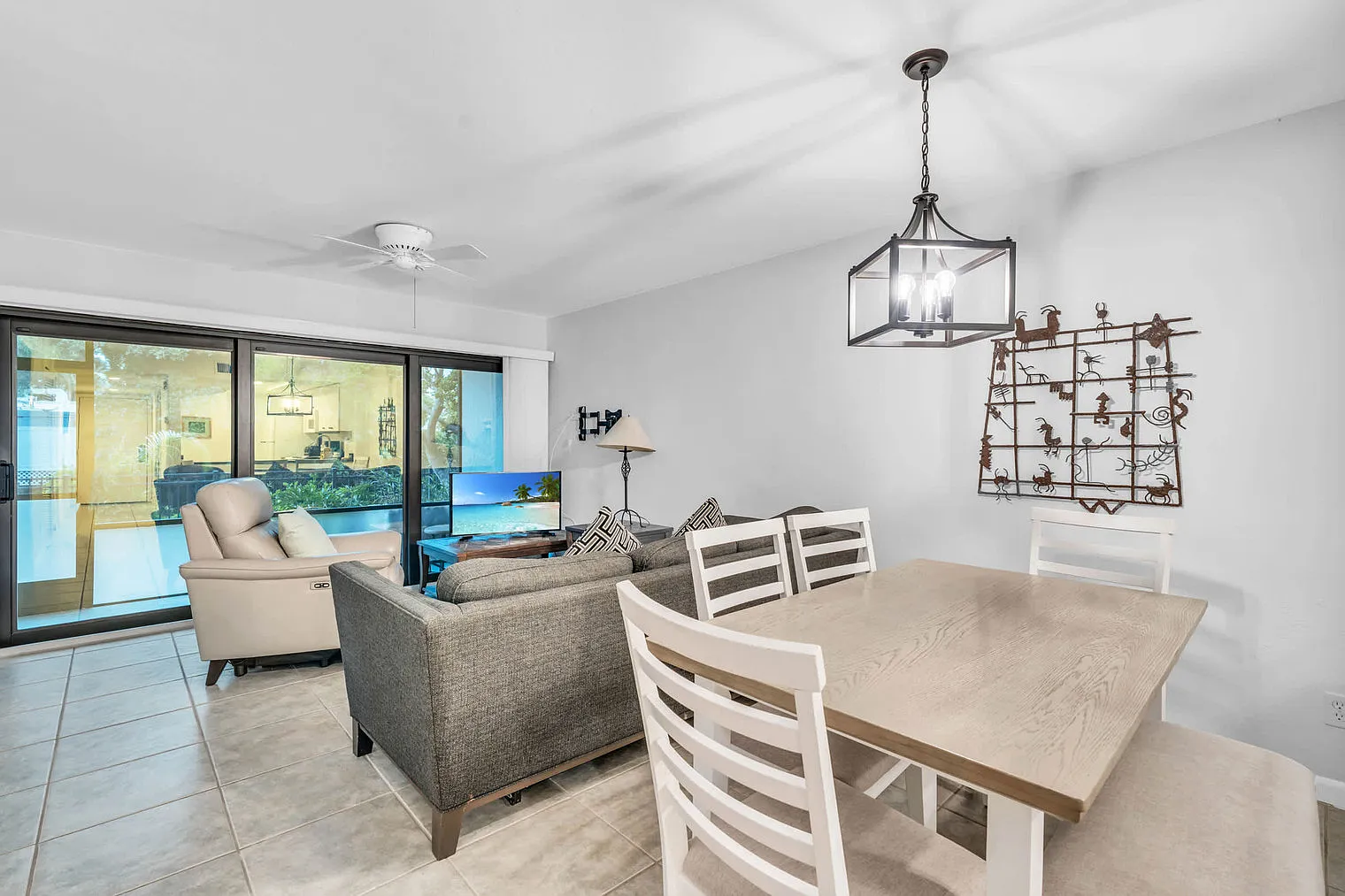 2 bed, 2.0 bath, 861 sqft, $2,785 — Photo 2