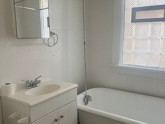 2nd image of 11014 Dove Ave