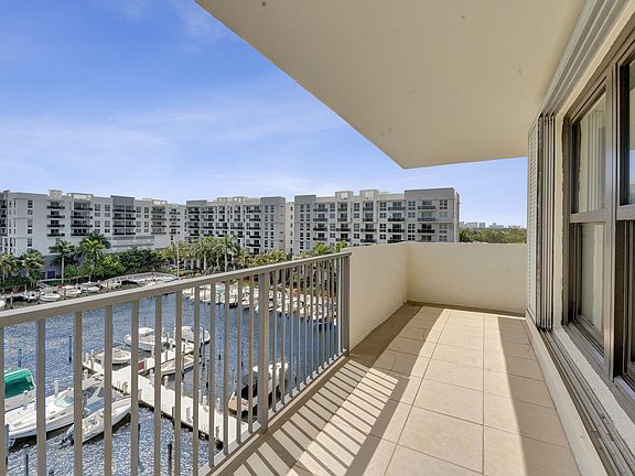 5th image of 3200 Port Royale Drive N #701