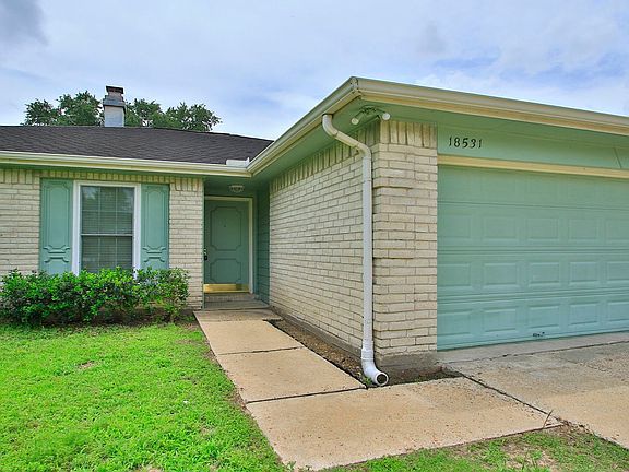3rd image of 18531 Lippizaner Dr