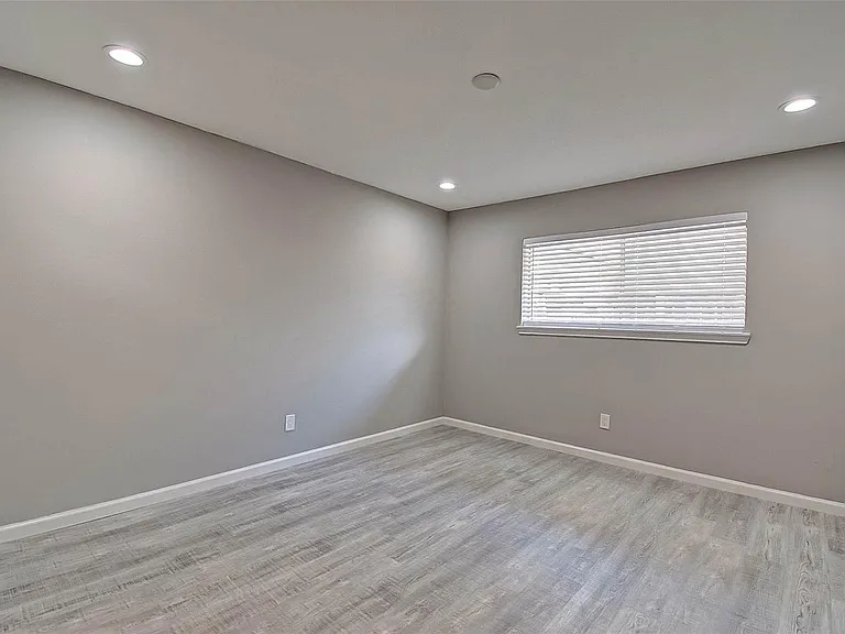1104 W Tri Oaks Ln #119 — Photo 14