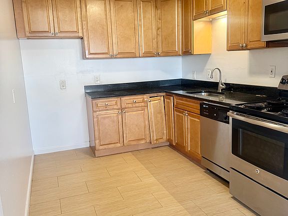 5th image of 457-461 Whalley Ave #304
