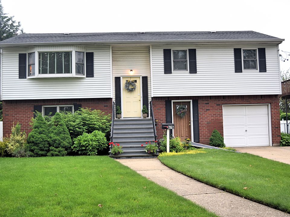 1st image of 676 Carman Ave