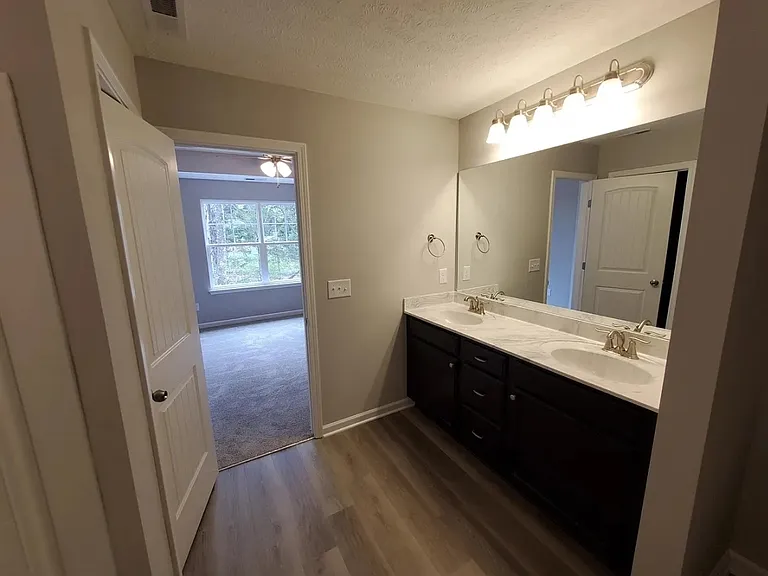 408 Rick McCormick Dr — Photo 6