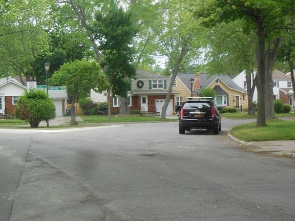 4th image of 105 Garland Dr