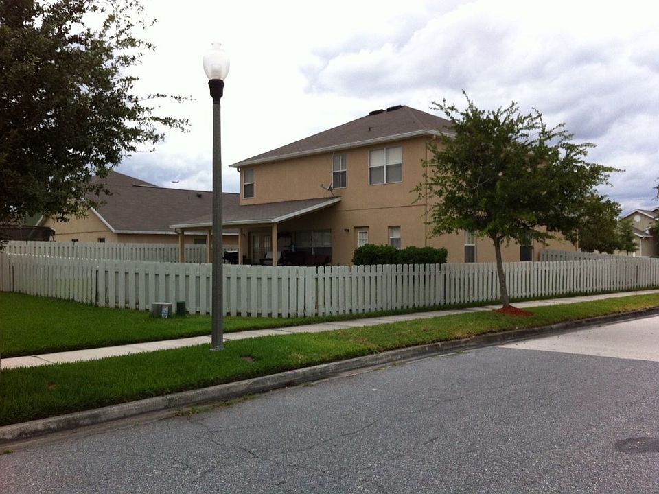 2nd image of 8984 Victoria Isle Pl