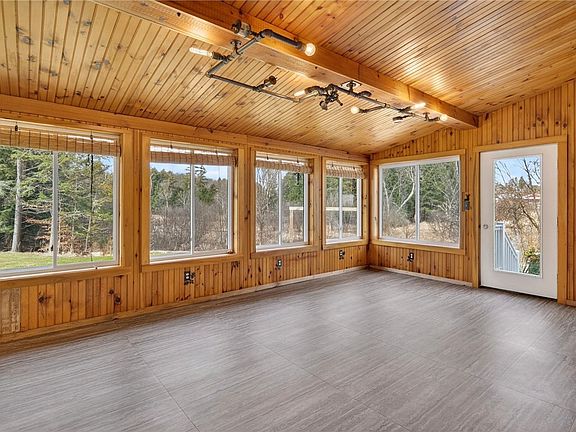 3rd image of 156 Gulf Hill Rd