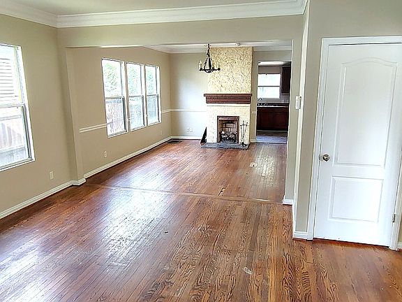 2nd image of 807 Stockell St