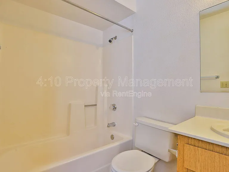 2729 N Salem #101 — Photo 16