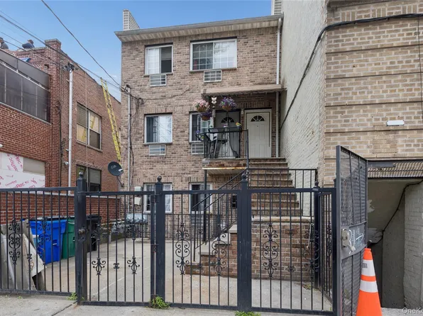 2722 Wallace Avenue, Bronx, NY 10467