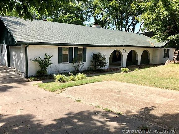 2nd image of 913 Sandstone Dr