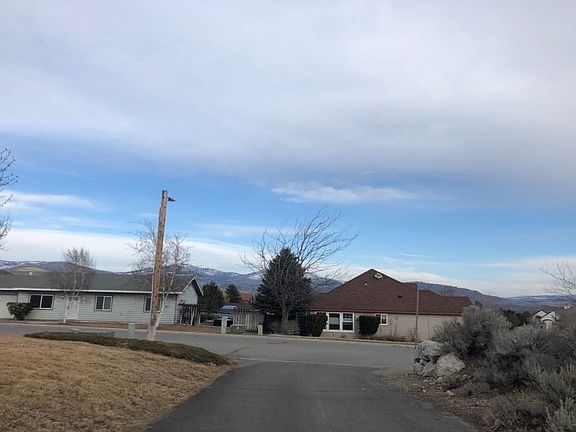 4th image of 603 Briar Ln