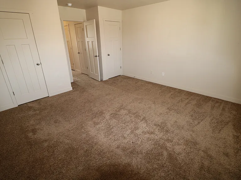 209 N 680 E — Photo 11