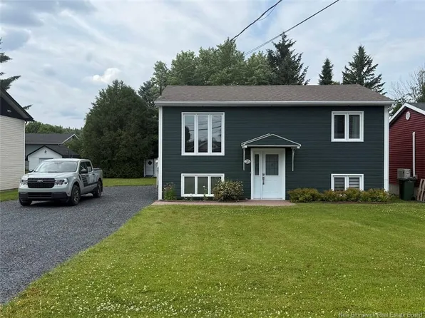26 Des Soeurs St, Edmundston, NB E7B 1G6