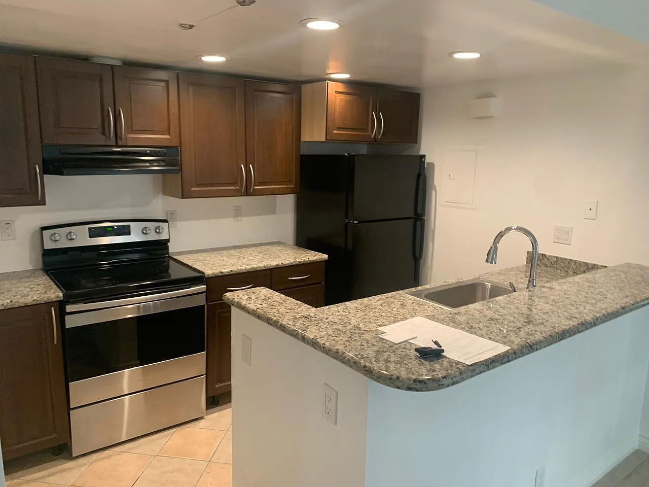 2 bed, 752 sqft, $2,600 — Photo 3