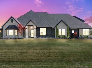 18988 E Chokeberry St, Owasso, OK 74055