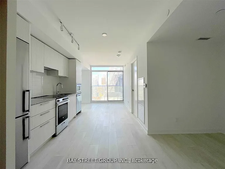 501 Yonge St #2203 — Photo 5