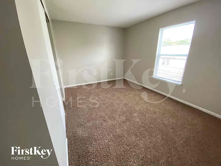 8854 Youngs Creek Ln — Photo 10