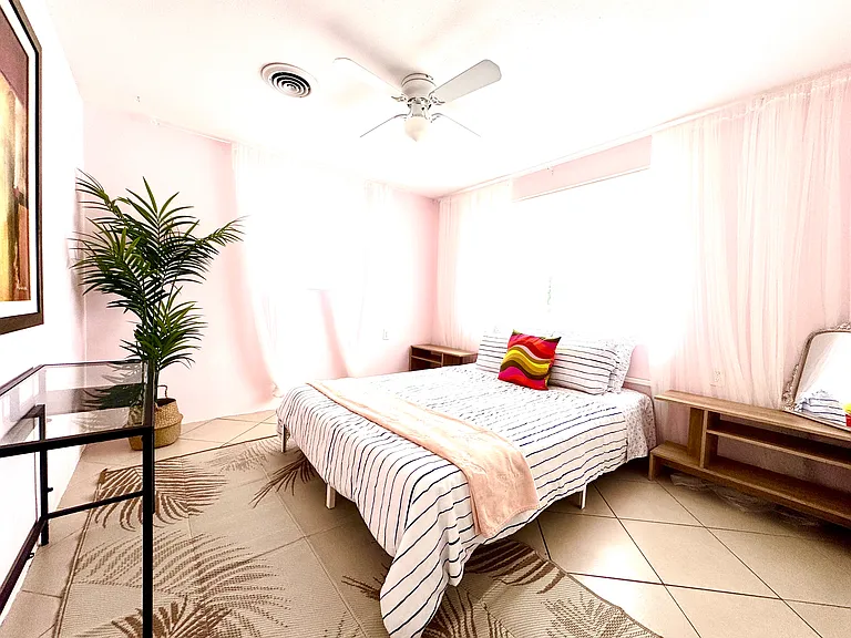 3x1 FRONTYARD RENTAL OR FULL HOUSE