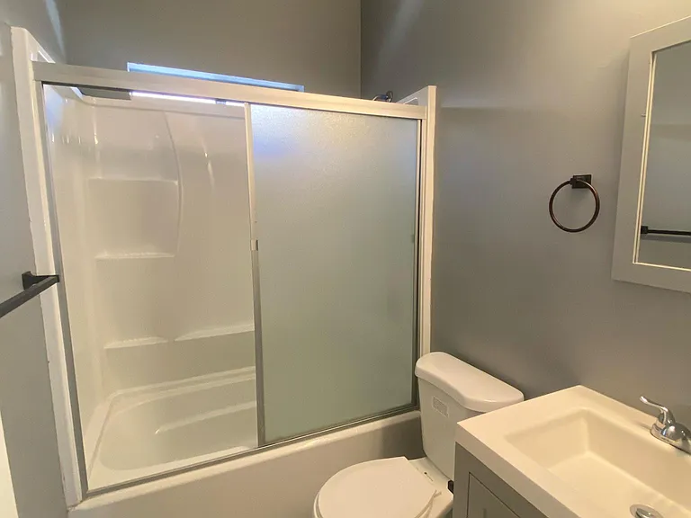 637 Linden Ave #1/2 — Photo 7