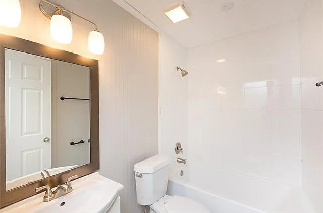 304 S Burnet St — Photo 14