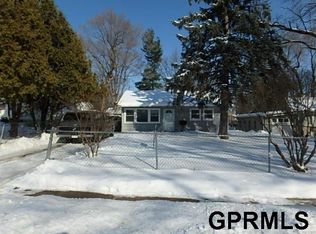 3223 S 40th St, Omaha, NE 68105