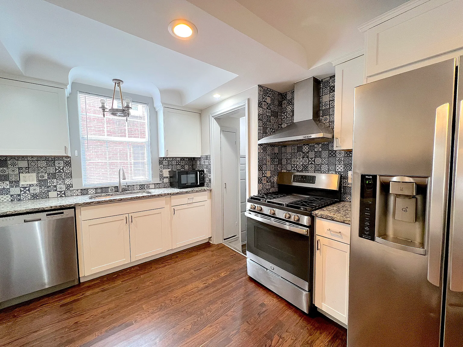 4411 Devonshire Rd — Photo 3