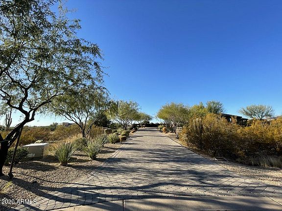 3rd image of 8820 E Lariat Ln
