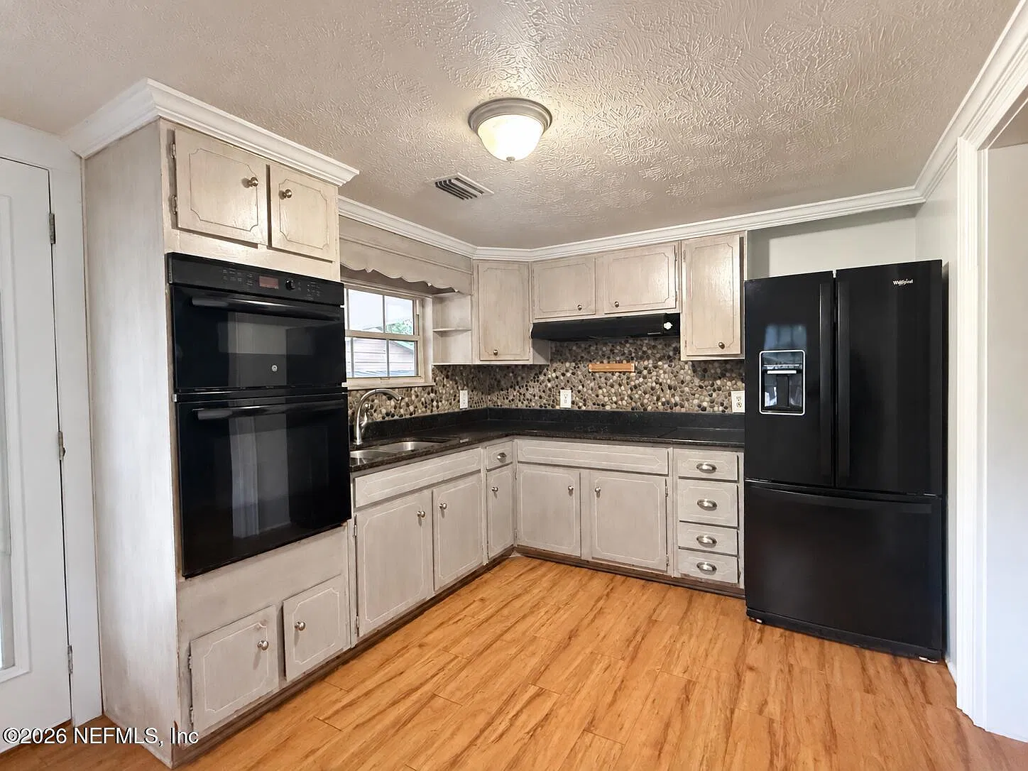 4 bed, 3.0 bath, 1468 sqft, $2,200 — Photo 4