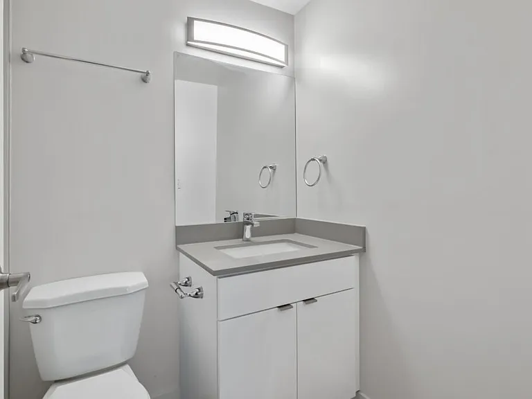 2333 Oxford St — Photo 16