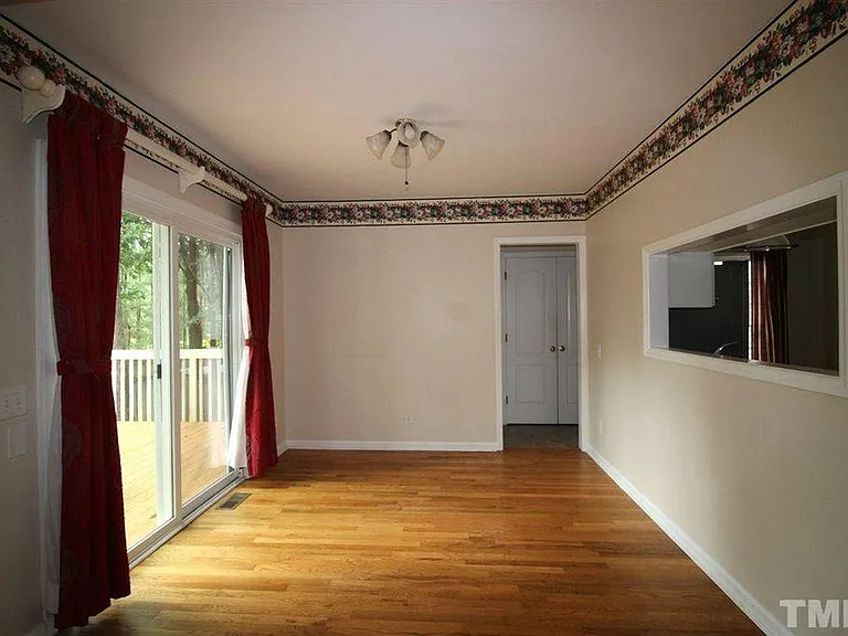209 Ashley Brook Ct — Photo 4