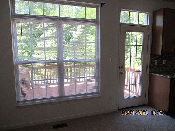 
Living Room Viewing Deck