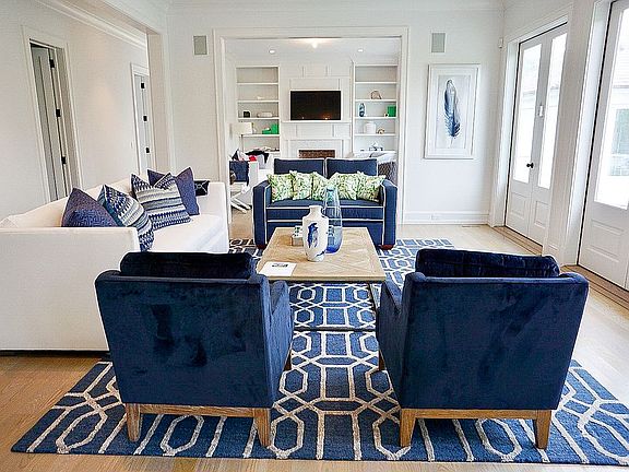 5th image of 52 Quogue St #3