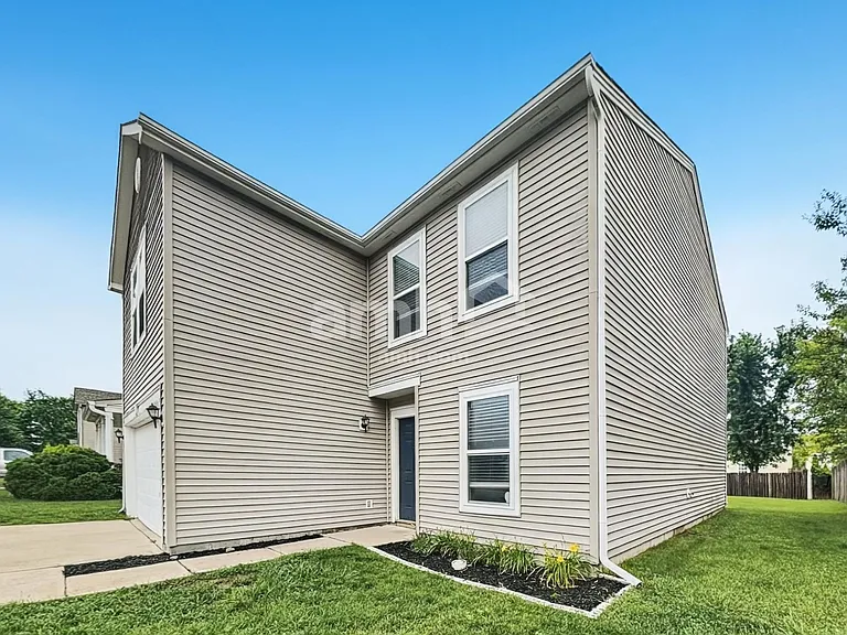 6838 W Stansbury Blvd — Photo 2