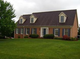 5018 Labradore Dr, Roanoke, VA 24012