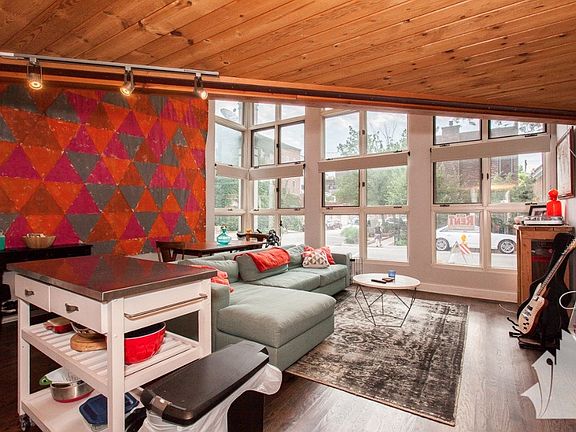 3rd image of 1037 W Dickens Ave #2