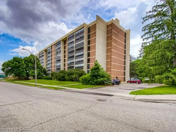 65 Westmount Rd N #311, Waterloo, ON N2L 5G6