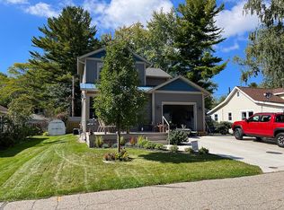 17557 Grand River Ave, Spring Lake, MI 49456