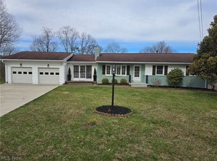 52 Meadow Lane Cir, Parkersburg, WV 26101